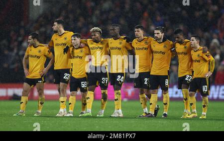 Nottingham, England, 11. Januar 2023. Devozierte Wolves-Spieler während des Carabao-Cup-Spiels auf dem City Ground, Nottingham. Das Bild sollte lauten: Darren Staples/Sportimage Stockfoto