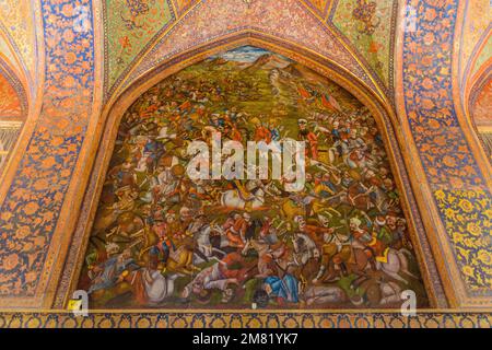 ISFAHAN, IRAN - 9. JULI 2019: Fresko im Chehel Sotoon Palast in Isfahan, Iran Stockfoto