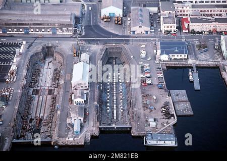 Luftaufnahme der Trockendocks. Basis: Marinestützpunkt, Yokosuka Land: Japan (JPN) Stockfoto