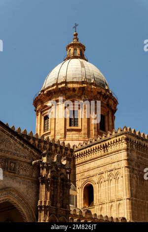 Kathedrale in Italien, aufgenommen im Mai 2022 Stockfoto