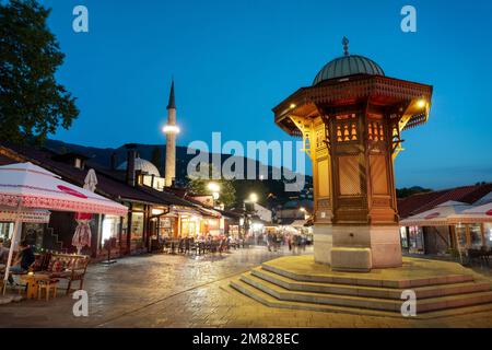 Sarajewo, bosnisch-herzitischer Hauptplatz, eingenommen im Juni 2022 Stockfoto