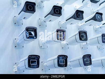 Sammlung Von Verschiedenen Steuerungs- Und Inspektionskameras. Schutzeigenschaft Systemtechnologie Stockfoto