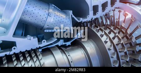Modell eines Turbinenmotors mit Längsschnitt zur Untersuchung der Anordnung von Schaufeln und Brennkammern Stockfoto