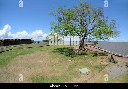 Macapá,Amapá,Brasilien,14. November 2021. Radweg in der Nähe der Festung São José do Amapá und neben dem Amazonas im Norden Stockfoto