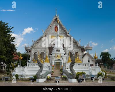 Wat Chiang Rai Tempel. Es ist eines der Wahrzeichen der Stadt Lampang. Nordthailand Stockfoto