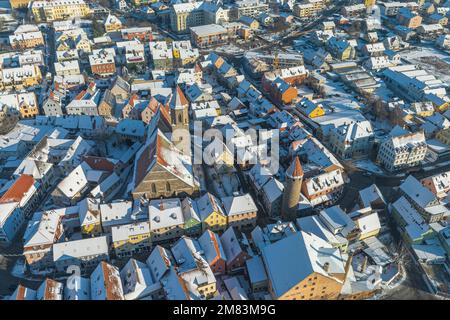 Die winterliche Stadt Gunzenhausen im fränkischen Seengebiet aus der Vogelperspektive Stockfoto