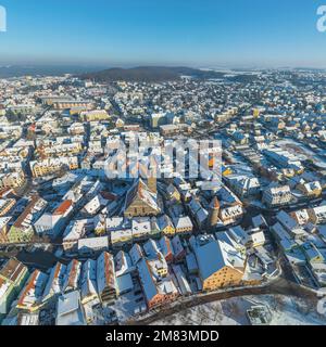 Die winterliche Stadt Gunzenhausen im fränkischen Seengebiet aus der Vogelperspektive Stockfoto