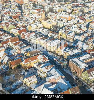 Die winterliche Stadt Gunzenhausen im fränkischen Seengebiet aus der Vogelperspektive Stockfoto