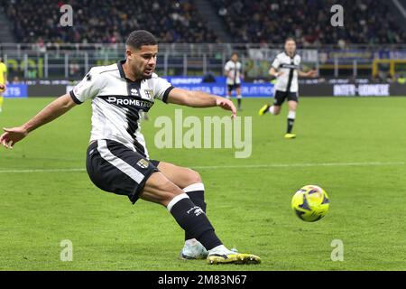 Mailand, Italien. 10. Januar 2023. Italien, Mailand, januar 10 2023: Simon Sohm (Parma-Mittelfeldspieler) in der zweiten Halbzeit während des Fußballspiels FC INTER vs PARMA, last16 Coppa Italia 2022-2023 San Siro Stadion (Foto: Fabrizio Andrea Bertani/Pacific Press) Kredit: Pacific Press Media Production Corp./Alamy Live News Stockfoto