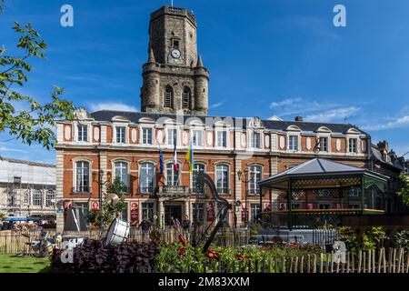 RATHAUS UND BELFRY, BOULOGNE SUR MER, (62) PAS-DE-CALAIS, FRANKREICH Stockfoto