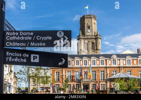 RATHAUS UND BELFRY, BOULOGNE SUR MER, (62) PAS-DE-CALAIS, FRANKREICH Stockfoto