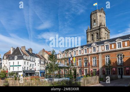 RATHAUS UND BELFRY, BOULOGNE SUR MER, (62) PAS-DE-CALAIS, FRANKREICH Stockfoto