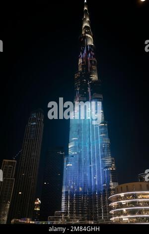 Dubai, VAE, Vereinigte Arabische Emirate. 29. November 2022: Burj khalifa-Galaxie in der Nacht. Burj Khalifa Wolkenkratzer in Dubai. Burj Khalifa ist der größte Mann Stockfoto