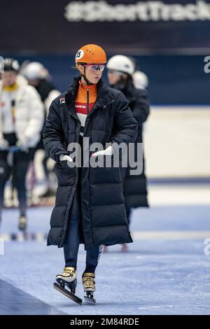 DANZIG – Polen, 12/01/2022, Suzanne Schulting während des Trainings vor der europäischen Schnellskating-Meisterschaft. ANP RONALD HOOGENDOORN niederlande Out - belgien Out Credit: ANP/Alamy Live News Stockfoto