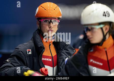 DANZIG – Polen, 12/01/2022, Suzanne Schulting während des Trainings vor der europäischen Schnellskating-Meisterschaft. ANP RONALD HOOGENDOORN niederlande Out - belgien Out Credit: ANP/Alamy Live News Stockfoto