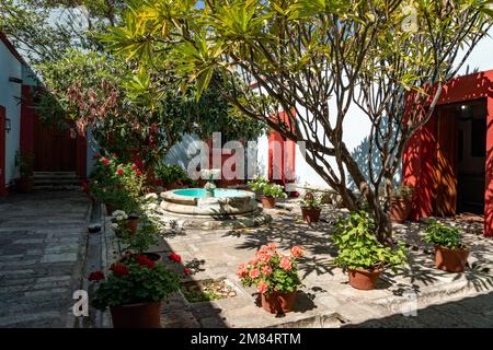 Der Innenhof des Casa Juarez Site Museum in Oaxaca, Mexiko, wo Benito Juarez als Junge 10 Jahre lang lebte. Stockfoto