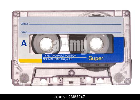Alte Audiokassette auf weiß Stockfoto