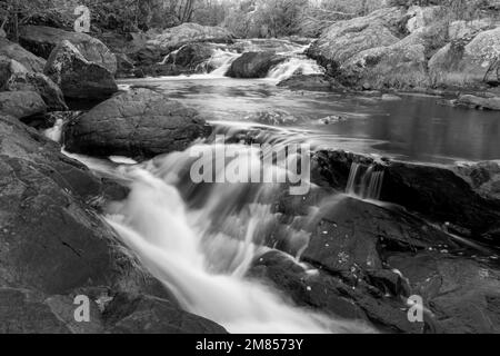 Copperfalls State Park in der Nähe von Mellen Wisconsin ist ein sehr beliebter State Park in Wisconsin, der viele Möglichkeiten zum Wandern und Fotografieren bietet Stockfoto