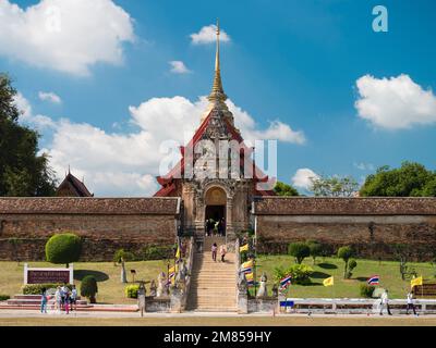 Lampang, Thailand. 22. November 2022. Wat Phra, Der Lampang Luang Tempel. Buddhistischer Tempel im Lanna-Stil. Touristenziel Nord Stockfoto