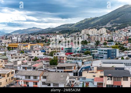 Quito, Equador - 26. September 2022: Panoramablick auf die Hauptstadt Stockfoto