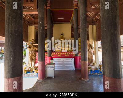 Lampang, Thailand. 22. November 2022. Wat Phra, Der Lampang Luang Tempel. Buddhistischer Tempel im Lanna-Stil. Touristenziel Nord Stockfoto