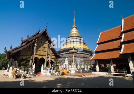Lampang, Thailand. 22. November 2022. Wat Phra, Der Lampang Luang Tempel. Buddhistischer Tempel im Lanna-Stil. Touristenziel Nord Stockfoto