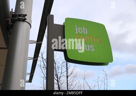 LONDON, UK - 11. Januar 2023: Job Centre Plus im Zeichen. Stockfoto