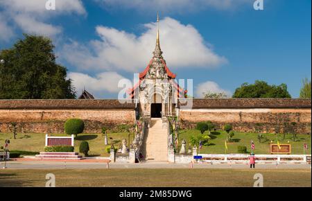 Lampang, Thailand. 22. November 2022. Wat Phra, Der Lampang Luang Tempel. Buddhistischer Tempel im Lanna-Stil. Touristenziel Nord Stockfoto