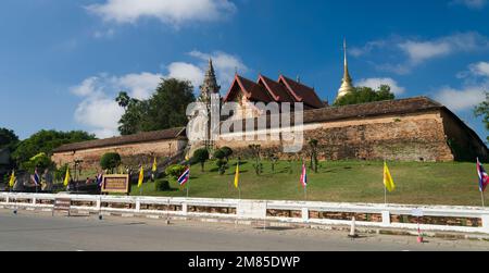 Lampang, Thailand. 22. November 2022. Wat Phra, Der Lampang Luang Tempel. Buddhistischer Tempel im Lanna-Stil. Touristenziel Nord Stockfoto