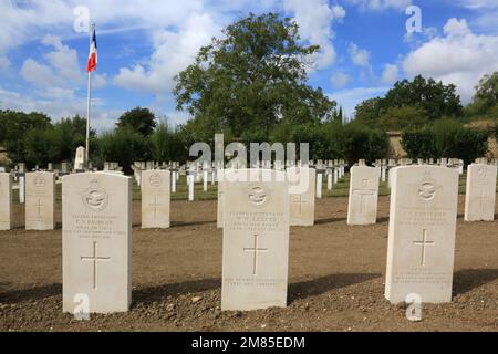 Die Royal Air Force. Die Kriegsgräber. Tombes de Guerre Commonwealth. Cimetire militaire Franais comprenant 328 Tombes de Columriens, d'Anglais Stockfoto