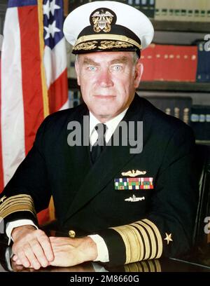 ADM. Frank B. Kelso II, Chef der Marineeinsätze, und KOMMANDOCHEF Jim