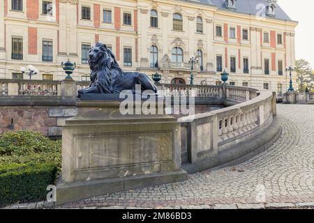 Die Umgebung um den Palast in Pszczyna, dem architektonischen Stolz Schlesiens. Polen. Stockfoto