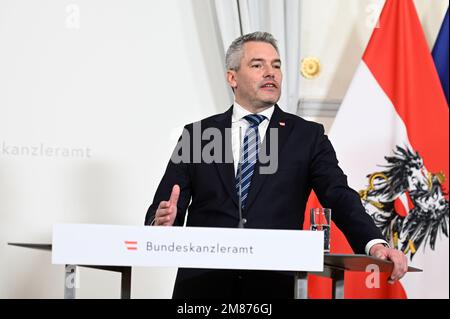 Wien, Österreich. 12. Januar 2023. Presspoint im Bundeskanzleramt mit dem österreichischen Bundeskanzler Karl Nehammer (ÖVP) Stockfoto