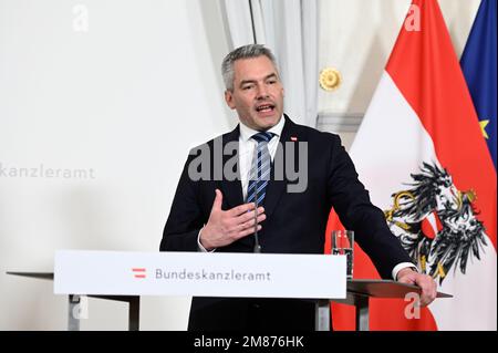 Wien, Österreich. 12. Januar 2023. Presspoint im Bundeskanzleramt mit dem österreichischen Bundeskanzler Karl Nehammer (ÖVP) Stockfoto