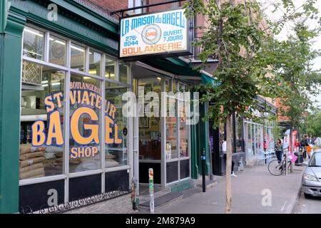 Berühmte Bäckerei St Viateur Bagel in der Nachbarschaft von Mile End im Bezirk Le Plateau-Mont-Royal, Montreal, Quebec, Kanada. Stockfoto