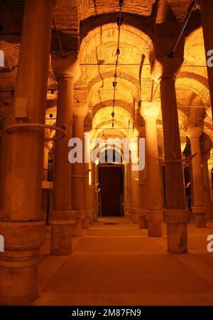 Die Zisterne Binbirdirek in Istanbul, Türkei, wurde während der byzantinischen Zeit erbaut. Stockfoto