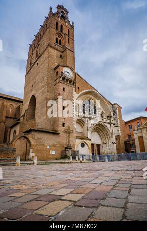 Blick auf die mittelalterliche gotische Kathedrale Saint Etienne in der Altstadt von Toulouse, im Süden Frankreichs (Haute Garonne) Stockfoto