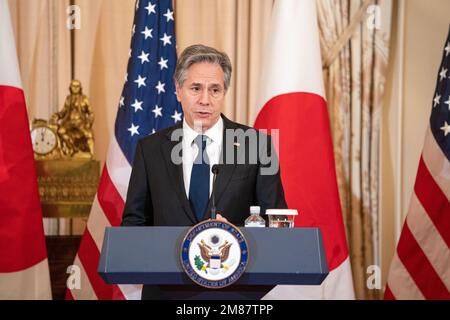 Washington, Vereinigte Staaten Von Amerika. 11. Januar 2023. Washington, Vereinigte Staaten von Amerika. 11. Januar 2023. USA Außenminister Tony Blinken beantwortet eine Frage während einer gemeinsamen Pressekonferenz mit japanischen und US-amerikanischen Beamten im Außenministerium am 11. Januar 2023 in Washington, DC Kredit: Freddie Everett/US State Department/Alamy Live News Stockfoto