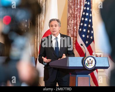 Washington, Vereinigte Staaten Von Amerika. 11. Januar 2023. Washington, Vereinigte Staaten von Amerika. 11. Januar 2023. USA Außenminister Tony Blinken beantwortet eine Frage während einer gemeinsamen Pressekonferenz mit japanischen und US-amerikanischen Beamten im Außenministerium am 11. Januar 2023 in Washington, DC Kredit: Freddie Everett/US State Department/Alamy Live News Stockfoto