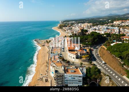 Vogelperspektive auf Sant Pol de Mar, Spanien Stockfoto