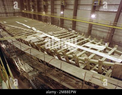 Außenansicht des Rumpfes während des Baus des Mine-Gegenmassenschiffs SCOUT (MCM-8). Basis: Sturgeon Bay Bundesstaat: Wisconsin (WI) Land: Vereinigte Staaten von Amerika (USA) Stockfoto