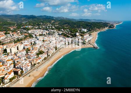 Mittelmeerküste in Sant Pol de Mar, Spanien Stockfoto