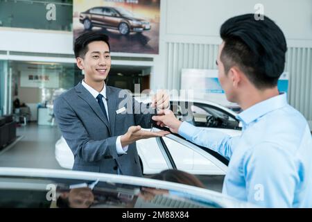 Junge Leute in der 4-s-Werkstatt Stockfoto