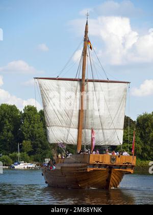 Das Hanseatische Zahnrad Roland von Bremen auf der Weser, Bremen Stockfoto