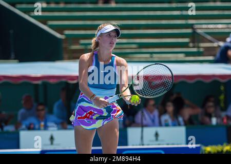 Linda Fruhvirtova wurde während des Kooyong Classic Tennis Tournament Frauen-Singles-Spiels am 1. Tag gegen Donna Vekic in Aktion gesehen. Melbournes Tennissommer hat begonnen, und der Care A2 Kooyong Classic bietet einen erstklassigen Eröffnungstag im Kooyong Lawn Tennis Club. Donna Vekic startete die Frauen-Singles mit einer 6-4, 6-3 Niederlage von Linda Fruhvirtova. Vekic, die kroatische Welt Nr. 60 besiegte den aufstrebenden tschechischen Stern in ihrem Debüt auf dem historischen Innenhof von Kooyongís.Obwohl es eine frühe Gelegenheit gab, den Vekic-Aufschlag zu brechen, konnte Fruhvirtova nicht davon profitieren, mit Erfahrung, die dem C geholfen hat Stockfoto