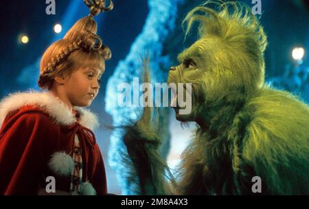 JIM CARREY und TAYLOR MOMSEN in HOW THE GRINCH STEAL CHRISTMAS (2000) unter der Regie von RON HOWARD. Kredit: UNIVERSAL/Album Stockfoto