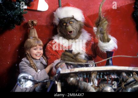 JIM CARREY und TAYLOR MOMSEN in HOW THE GRINCH STEAL CHRISTMAS (2000) unter der Regie von RON HOWARD. Kredit: UNIVERSAL/Album Stockfoto