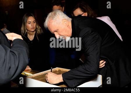 12. Januar 2023, Los Angeles, Kalifornien, USA: LOS ANGELES - 12. JANUAR: James Cameron bei einer Zeremonie zu Ehren von James Cameron und Jon Landau mit Hand- und Fußabdrücken im TCL Chinese Theatre IMAX am 12. Januar 2023 in Los Angeles, CA (Kreditbild: © Nina Prommer/ZUMA Press Wire) NUR REDAKTIONELLE VERWENDUNG! Nicht für den kommerziellen GEBRAUCH! Stockfoto