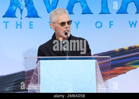 12. Januar 2023, Los Angeles, Kalifornien, USA: LOS ANGELES - 12. JANUAR: Stephen lang bei einer Zeremonie zu Ehren von James Cameron und Jon Landau mit Hand- und Fußabdrücken im TCL Chinese Theatre IMAX am 12. Januar 2023 in Los Angeles, CA (Kreditbild: © Nina Prommer/ZUMA Press Wire) NUR REDAKTIONELLE VERWENDUNG! Nicht für den kommerziellen GEBRAUCH! Stockfoto