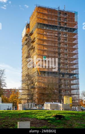 Gerüste für den Bau eines Wohnungsgebäudes in den Niederlanden Stockfoto